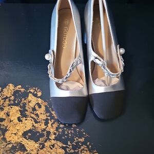 Two-Tone Pearl-Accent Women's Flats - Silver and Black